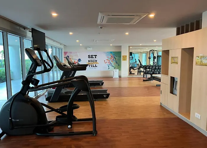 Apartment Modern 1br With Balcony Facing Infinity Pool Bay Sunset Near Airports Okada Solaire Moa