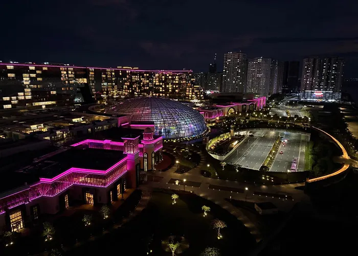 Modern 1br With Balcony Facing Infinity Pool Bay Sunset Near Airports Okada Solaire Moa Manila