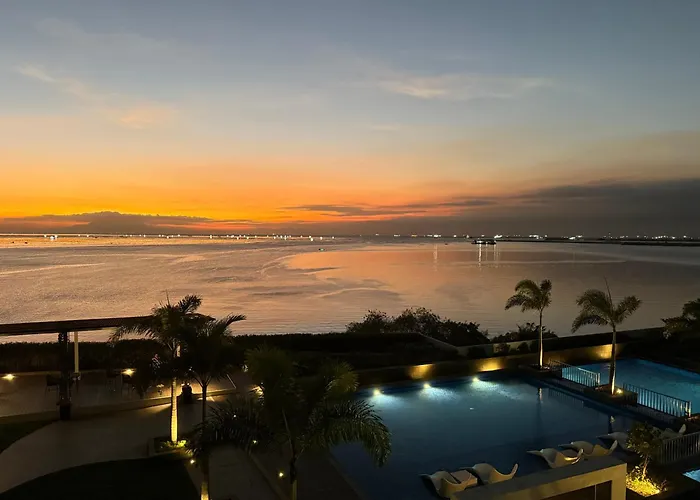 Modern 1br With Balcony Facing Infinity Pool Bay Sunset Near Airports Okada Solaire Moa Apartment Manila