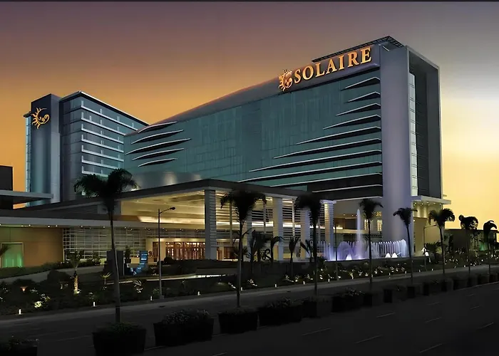 Modern 1br With Balcony Facing Infinity Pool Bay Sunset Near Airports Okada Solaire Moa Manila