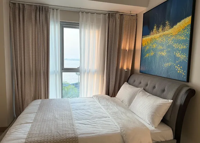 Modern 1br With Balcony Facing Infinity Pool Bay Sunset Near Airports Okada Solaire Moa *