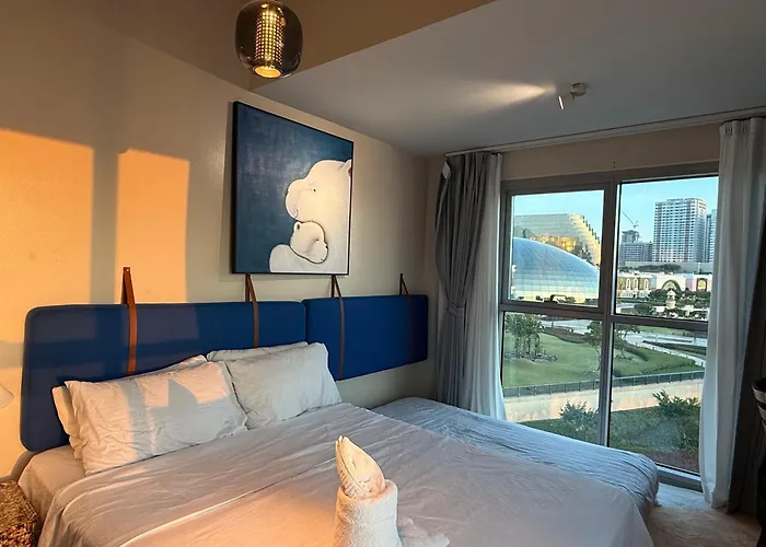 Modern 1br With Balcony Facing Infinity Pool Bay Sunset Near Airports Okada Solaire Moa Apartment Manila