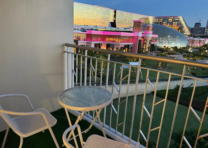 Modern 1br With Balcony Facing Infinity Pool Bay Sunset Near Airports Okada Solaire Moa *